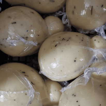 Caciocavallo al tartufo nero